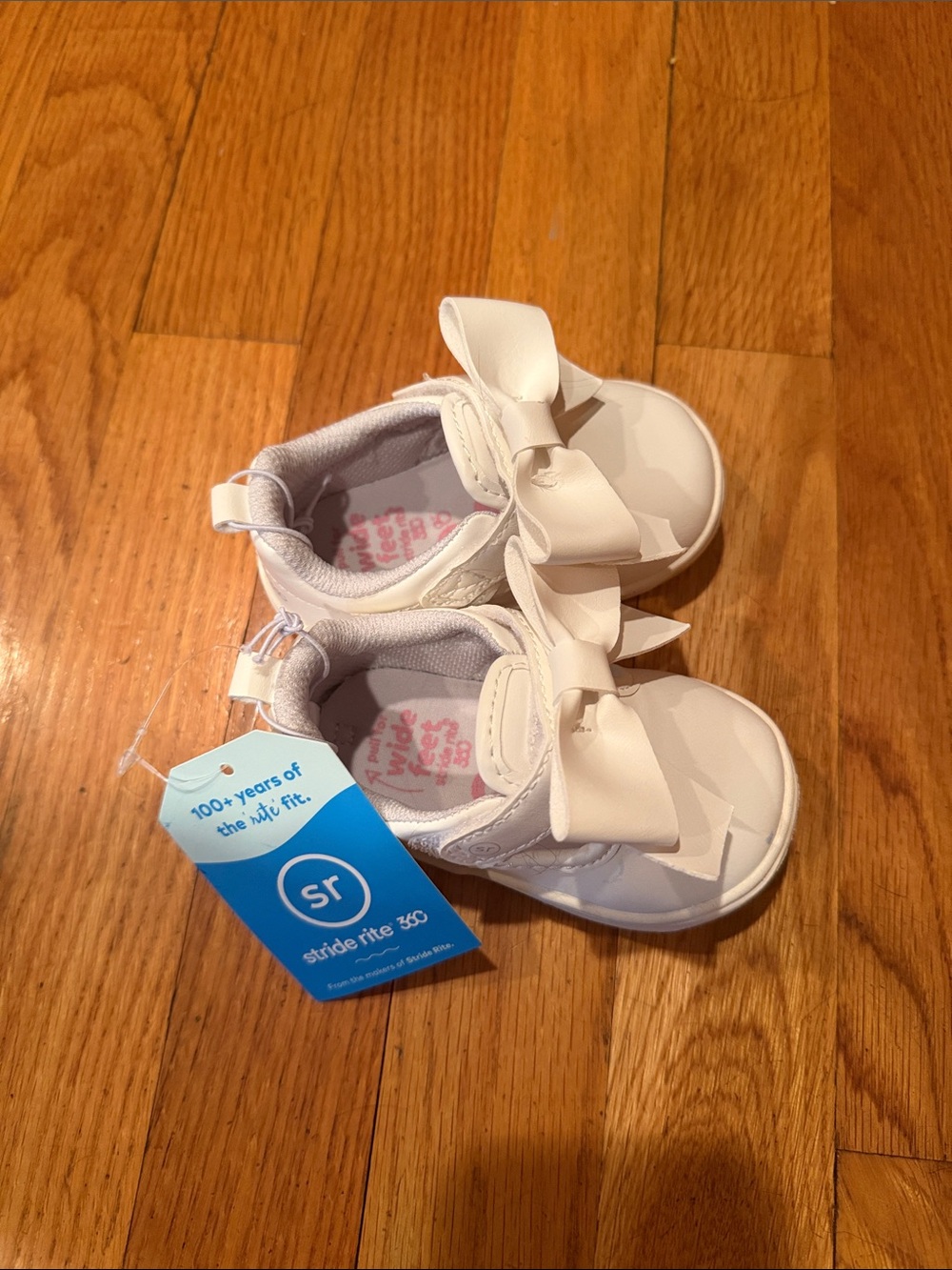 Stride Rite Cream Bow Baby Walker Sneakers